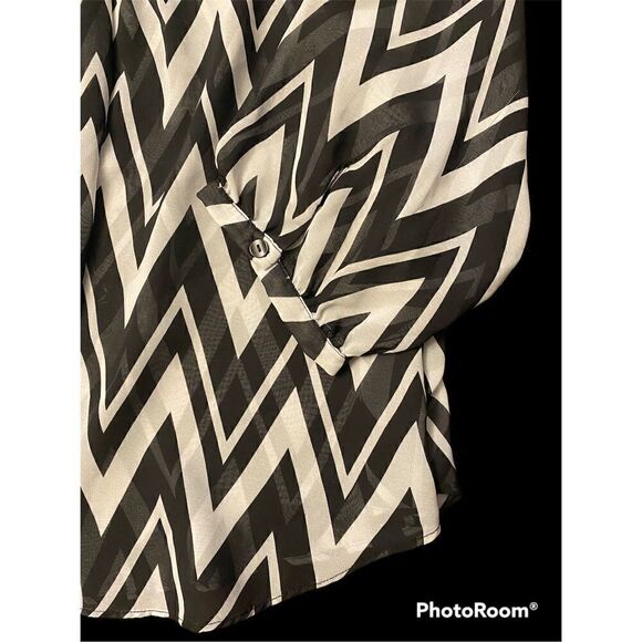 Woman’s Bongo SZ L Black/White Print Sheer Top - Picture 3 of 7